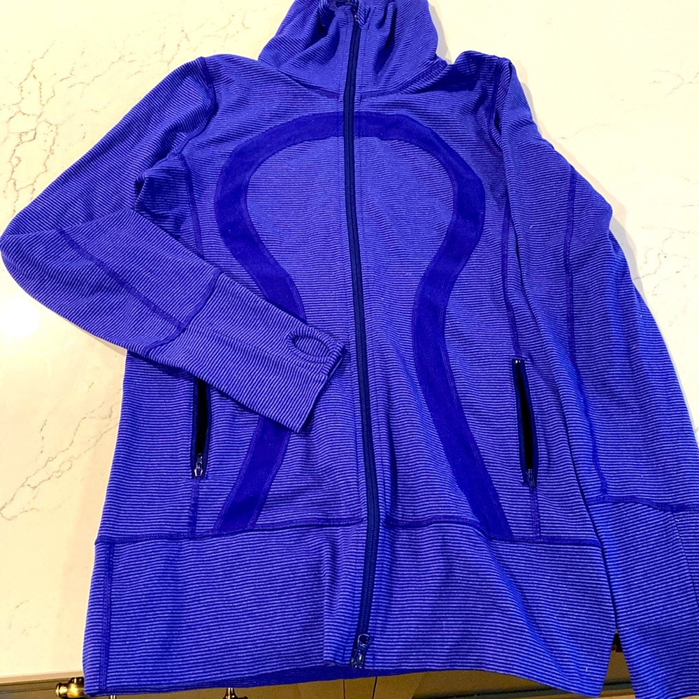 Like new Lululemon blue/purple size 8 full zip